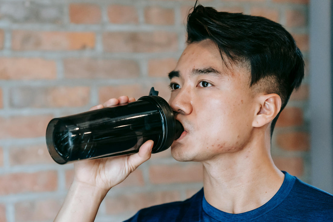 Pickel, Durchfall, kaputte Nieren? – Die größten Mythen über Whey Protein!